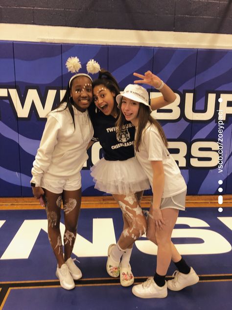 Pep rally school spirit week white out #spiritweek #whiteoutfit #teenager #vsco Cheer Pep Rally Outfits, White Out Pep Rally, White Out Outfits Spirit Week, Pep Rally Aesthetic, White Out Spirit Week, Pep Rally Outfits, School Spirit Outfit, Spirit Weeks, Spirit Week Themes