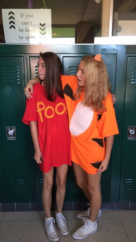 Dynamic duo day || hoco dress up week Dress Up Week Ideas, Pair Halloween Costumes, Duo Day, Dynamic Duo Costumes, Teenage Halloween Costumes, Duo Dress, Spirit Week Outfits, Cute Group Halloween Costumes, Halloween Costumes For Teens Girls