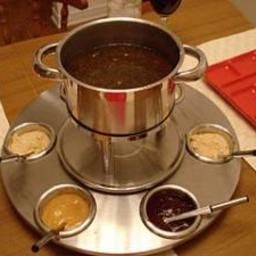 Fondue - Chicken and Beef Chicken Fondue Recipes, Chicken Fondue, Fondue Dipping Sauces, Broth Fondue Recipes, Fondue Broth, Fondue Recipes Meat, Fondue Dinner, Fruit Dips, Chicken And Beef