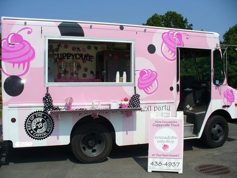 The Cupcake Truck. Diy Food Truck, Cupcake Trailer, Cupcake Food Truck, Food Truck Ideas, Cupcake Truck, Food Truck Interior, Foodtrucks Ideas, Taco Food Truck, Arizona Food