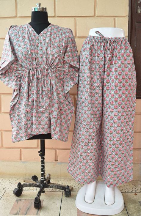 Feeding Dresses, Night Wear Dress, Cotton Night Dress, Kaftan Top, Kaftan Designs, Girls Dresses Sewing, Lace Dress Design, Simple Kurta Designs, Pakistani Fashion Casual