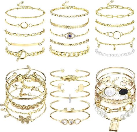 A wide variety of delicate bracelets and bangles with no duplicates, super practical! Our unique bracelet set gives you a chic look, simple but classic,making it the perfect accessory to complement your standout look!Each bracelet can be worn separately or together for a layered look with other chains,meet your different daily needs. Cuban Jewelry, Gold Chain Bracelets, Anniversary Gift For Friends, Chunky Gold Chain, Wrap Bangles, Womens Bangles, Gold Bracelet Set, Open Cuff Bracelet, The Bangles