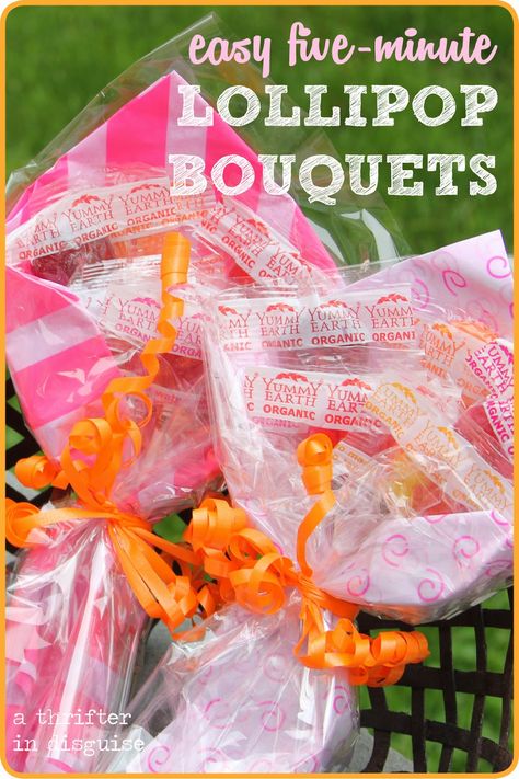 Dance Recital Bouquets, Christmas Baskets Diy, Dance Recital Gifts Diy, Competition Gifts, Recital Gifts, Lollipop Bouquet, Banquet Centerpieces, Performance Gift, Baskets Diy