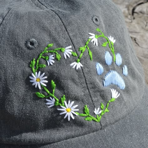 Ball Cap Embroidery Ideas, Paw Embroidery, Quotes Girlfriend, Embroidery Jeans Diy, Embroidery Custom, Clothes Embroidery Diy, Embroidery Tshirt, Unique Embroidery, Embroidered Cap