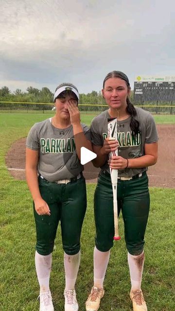 Softball on Instagram: "🌟There's a 38% percent chance that it is already raining ! 🎞: TT @ cobrassb ( Dm for credit or removal / All rights® are reserved & belong to their respective owners ) Thank you ! 😚 ➖ #softballplayers #softballlifestyle101 softballsunday #softballdad #softballpitching #softballlove #softballmoms #softballseason #softballgirls #softballplayer #softballislife #softballcoach #softballpitcher #softballfield #softballofinsta" Softball Pitcher, Softball Pitching, Softball Season, Softball Coach, Softball Life, Girls Softball, Softball Players, December 27, Fashion 101