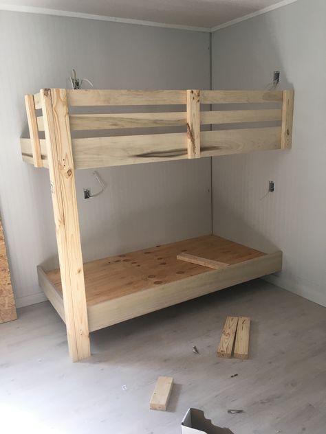 Simple Bunk Bed Ideas For Small Rooms, Diy Twin Bed Frame, Double Deck Bed, Diy Twin Bed, Diy Bed Frame Easy, Bunk Beds Small Room, Kids Bedroom Furniture Design, Bunk Bed Rooms, Bunk Bed Plans