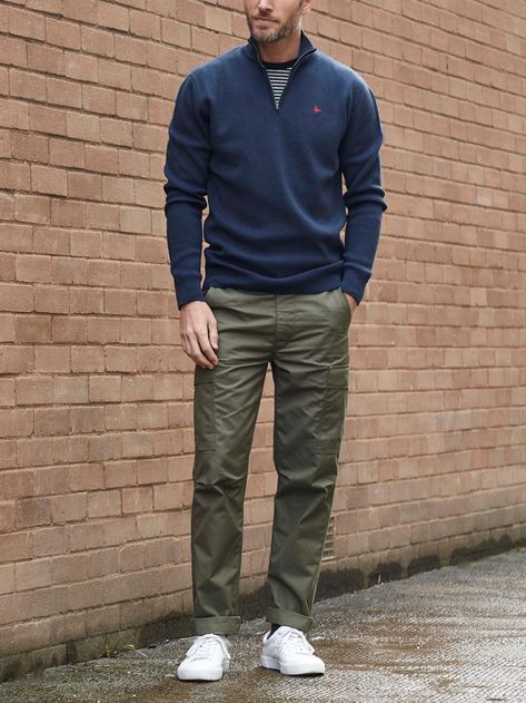 Green Cargo Pants Outfit Men, Cargo Pants Outfit Men, Sweater Outfits Men, Black Outfit Men, Mens Smart Casual Outfits, Polo Shirt Outfits, Smart Casual Menswear, Preppy Men, Pants Outfit Men