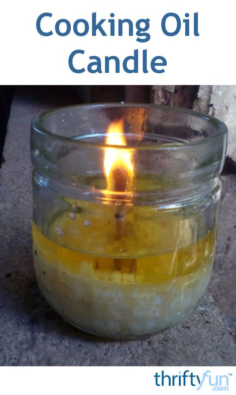 This is a guide about making a cooking oil candle. Using items from your kitchen you can quickly make this emergency oil candle. Vegetable Oil Candles, Diy Emergency Candles, Kitchen Candle, Emergency Candles, Gingerbread Candle, Peppermint Candles, Diy Coconut Oil, Emergency Lights, Vanilla Scented Candles