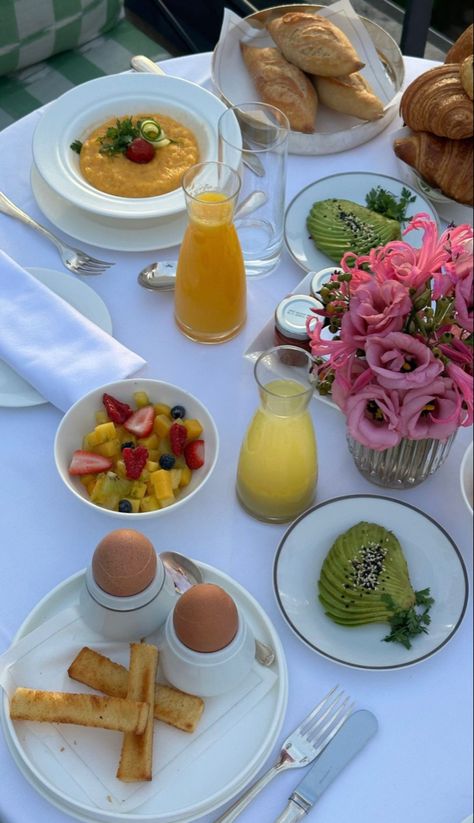 food aesthetic, breakfast aesthetic, breakfast ideas, fruit bowl, boiled eggs, cute breakfast Rich Breakfast Aesthetic, Aesthetics Food, Rich Breakfast, Breakfast Aesthetic, Wallpapers Cartoon, Insta Inspiration, Healthy Lifestyle Food, Classy Aesthetic, Hearty Breakfast