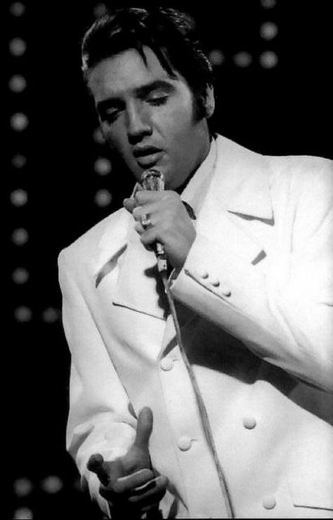 ELVIS SINGING IF I CAN DREAM IN THE 68 COMEBACK SPECIAL Elvis Presley Wallpaper, Elvis 68 Comeback Special, Elvis Wallpaper, If I Can Dream, Elvis Presley Images, Nbc Tv, Elvis Presley Pictures, Elvis Movies, Elvis Presley Photos