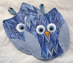 Owl Sewing, Quilted Potholders, Potholder Patterns, Owl Crafts, Small Sewing Projects, Fabric Projects, Sewing Gifts, Hot Pads, Sewing Patterns Free