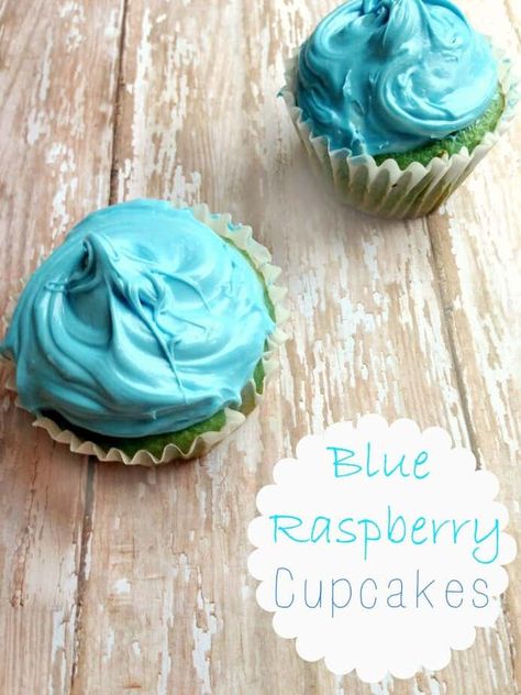 Cupcakes Raspberry, Raspberry Cupcake Recipes, White Cupcake Recipes, Raspberry Cobbler, Blue Raspberry Lemonade, Funny Cupcakes, Delicious Cupcakes Recipes, Cupcake Business, Raspberry Frosting