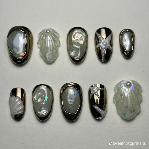 Birth Of Venus Nails, Siren Nails Design, Black Mermaid Nails, Vernis Halloween, Siren Nails, Venus Nails, Ethereal Nails, Opal Mermaid, Wanna Call