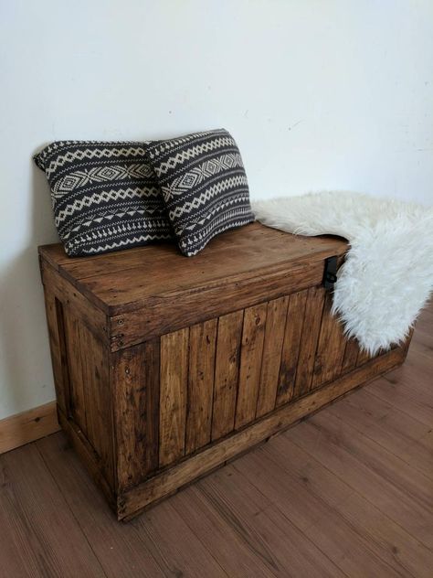 Storage Ottoman Bench Wood, Wooden Chest Bed End, Wooden Blanket Chest, Wooden Trunk Decor, Storage Trunks Bedroom, Bedroom Trunk, Wooden Chest Trunk, Wooden Chests, Rustic Storage Bench