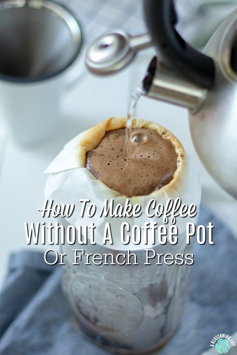 Learn how to make coffee the easy way without a coffee maker or french press in two ways - including a zero waste option. Camping Coffee Pot, Camping Coffee Maker, Coffee Tips, Ways To Make Coffee, Coffee Urn, Making Cold Brew Coffee, Coffee Energy, French Press Coffee Maker, Make Coffee