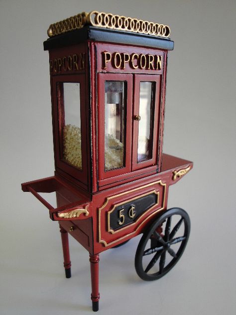 A vintage popcorn cart to meet both the Old Hollywood & Vaudeville ideas. Old Popcorn Machine, Vintage Popcorn Cart, Vintage Popcorn, Vintage Popcorn Machine, Vintage Carts, Deco Cinema, Popcorn Cart, Gerobak Dorong, Vintage Cart