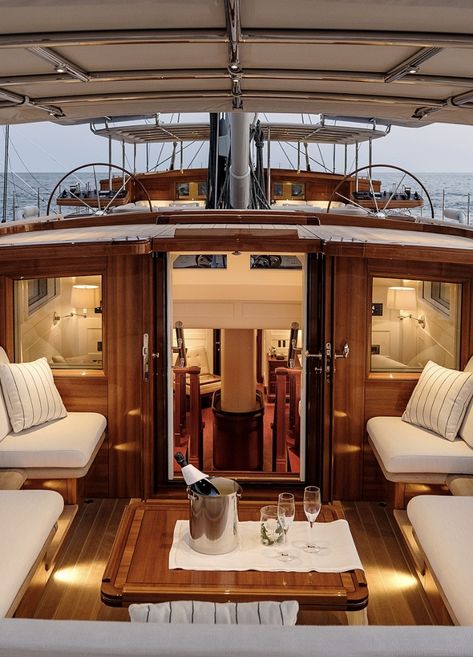 Luxury Sailboat, Yacht Decor Boat Interior, Yacht Aesthetic, Luxury Sailing Yachts, Boat House Interior, Sailboat Interior, Yacht Interior Design, Coastal Cottage Style, Beach House Living Room