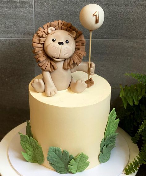 Cake for Days Melbourne on Instagram: “🦁🌴🦁🌴 // 6” double barrel mud cake // Fondant Lion hand made by Tegan. // Icing is CFD buttercream coloured with @colour.mill Caramel. //…” Giraffe Birthday Cakes, Lion Birthday Cake, Jungle Safari Cake, Jungle Birthday Cakes, Caramel Mud Cake, Jungle Theme Cakes, Half Birthday Cakes, 1st Bday Cake, Boys 1st Birthday Cake