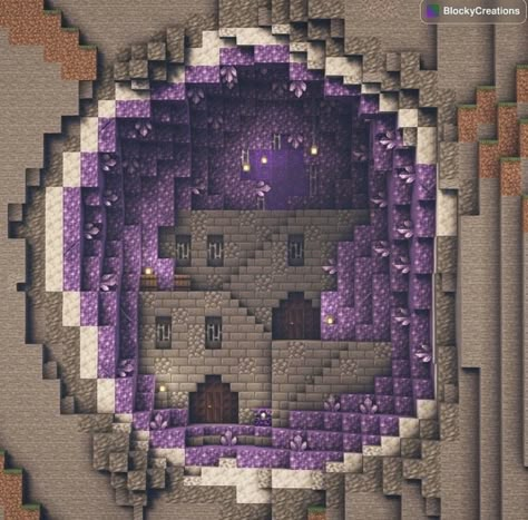 Minecraft Home Base Ideas, Mineshaft Minecraft Ideas, Minecraft Geode House, Minecraft Cave Staircase, Minecraft Geode Build, Amethyst Cave Minecraft, Space Themed Minecraft Builds, Mountain Builds Minecraft, Minecraft Geode