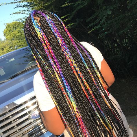 Angelina Hairstyles, Peekaboo Rainbow Box Braids, Black And Rainbow Braids, Braids Multicolor, Peekaboo Knotless, Peekaboo Knotless Braids, Box Braids Rainbow, Box Braid Hairstyle, Rasta Braids