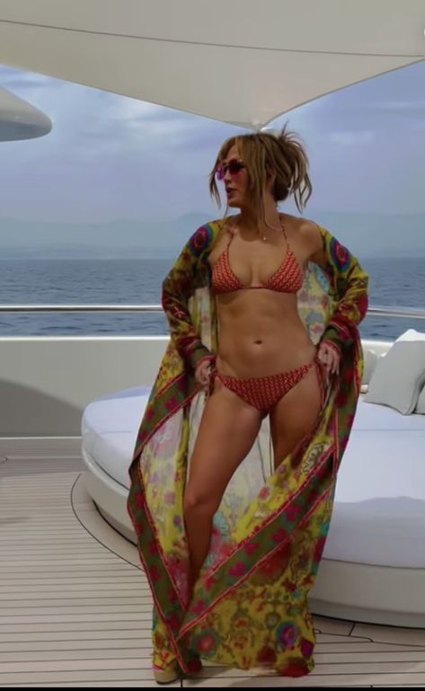 Jlo boat Jlo Body, Leo Queen, Vanessa Williams, Instagram Id, Badass Women, Body Inspiration, Cute Bikinis, Style Crush, Jennifer Lopez