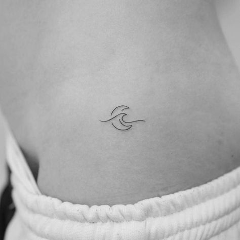 Fine Line Moon Wave Tattoo, Mini Full Moon Tattoo, Waves Small Tattoo, Minimalistic Tatoos Ideas, Sun And Moon With Waves Tattoo, Crescent Moon And Waves Tattoo, Wave With Moon Tattoo, Beautiful Minimalist Tattoo, Subtle Moon Tattoo