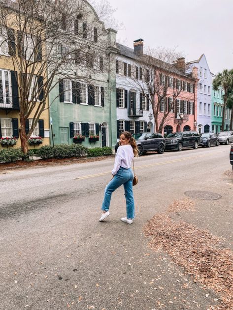 Weekend Guide to Charleston SC - Jessica Litras Charleston Weekend Outfits, Fall In Charleston Sc Outfits, What To Wear In Charleston Sc Fall, Cold Weather Packing List, Weekend Trip Packing List, Charleston Outfits, Weekend Trip Packing, Cold Weather Travel, Charleston Fashion