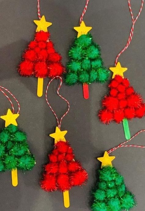 Pompom Christmas Tree, Christmas Tree At Home, Easy Christmas Tree, Kids Christmas Crafts, Easy Christmas Ornaments, Preschool Christmas Crafts, Kids Christmas Ornaments, Homemade Christmas Decorations, Christmas Decorations Ideas