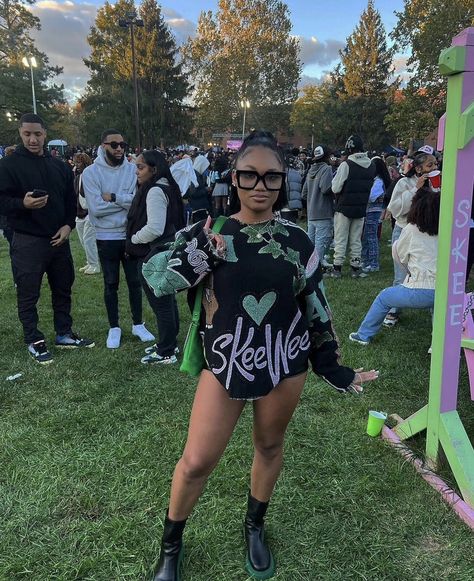 Aka Sweatshirt Outfit, Aka Paraphernalia Outfit, Aka Sweatshirt, Line Jacket Outfit Sorority, Aka Stroll, Aka Captions Instagram, Aka Gift Ideas, Alpha Kappa Alpha Sorority Outfits, Probate Outfit Greek Aka