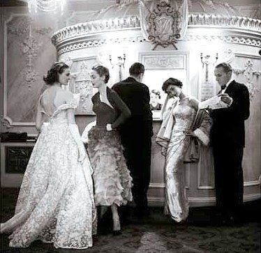 Night at the Opera, photo by Milton Greene, London 1953 Anne Gunning, 1950s Dance, Opera Fashion, Night At The Opera, Milton Greene, Glamour Vintage, A Night At The Opera, English Fashion, The Opera