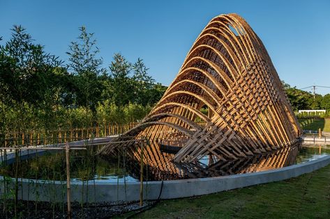 Bamboo Pavilion, Bamboo Roof, Green Building Materials, Bamboo Building, Sustainable Building Materials, Pavilion Architecture, Bamboo Structure, Bamboo Architecture, Organic Structure