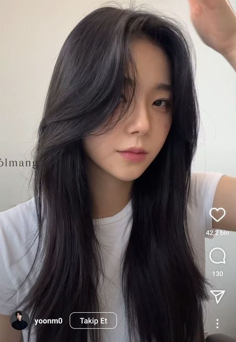 Korean Haircut Long, Long Short Hair, Brown Hair Inspiration, Trendy Short Hairstyles, Korean Short Hair, Hair Inspiration Long, Hairstyles For Layered Hair, Women's Hairstyles, Shot Hair Styles