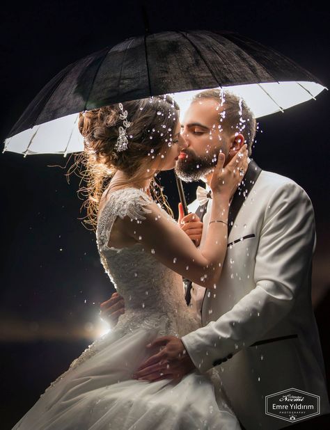 #wedding #photography #couple #pose #umbrella