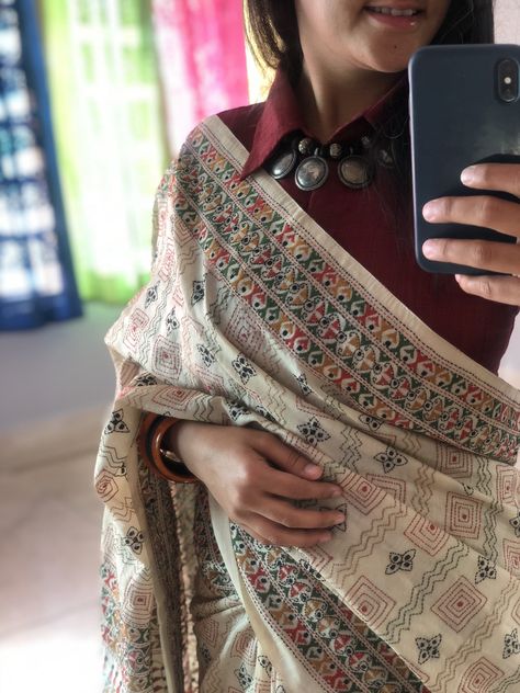 Katha Work Saree, Chikan Saree, Katha Stitch, Saree Aesthetic, Kantha Work Sarees, Nakshi Katha, Katha Work, Saree Accessories, Academia Aesthetic Outfit