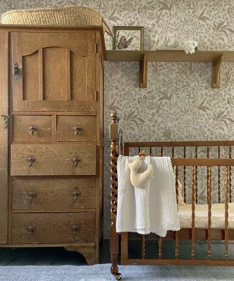 Cottage Nursery, Vintage Kids Room, The Best Wallpapers, Best Wallpapers, Nursery Room Design, Baby Room Inspiration, Nursery Room Inspiration, Baby Room Design, Nursery Baby Room