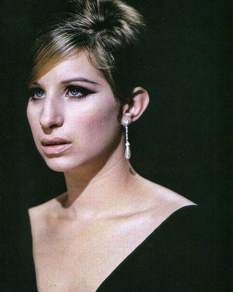 Funny Girl Barbra Streisand, Funny Girl Movie, James Brolin, Musicals Funny, Barbara Streisand, Girl Film, Beloved Movie, Barbra Streisand, Funny Girl