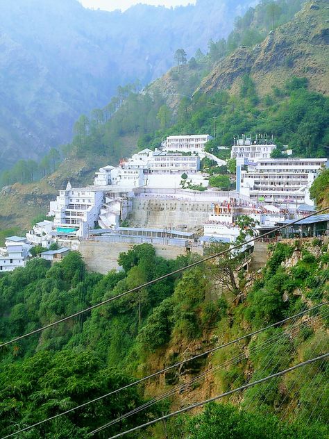 Vaishno Devi's temple Vaishno Devi Photo, Mata Rani Temple, Vaishno Devi Photography, Vaishno Devi Wallpapers, Veshnodevi Mata, Power Of Universe, Vaishno Devi Temple, Diy Birthday Cards For Dad, Vaishno Mata