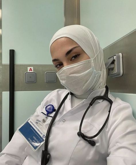 Mashallah 🖤 💕 Hijabi Doctor Aesthetic, Hijabi Surgeon, Doctor Outfit Aesthetic, Nurse Aesthetic Female, Hijabi Nurse, Nurse Hijab, Hijabi Doctor Outfit, Future Neurosurgeon, Hijabi Doctor