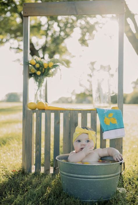 Lemonade Stand Pictures, Boujee Lemonade Stand, Lemonade Stand Photo Shoot, Lemon Ade Stand, Pink And Yellow Lemonade Stand, Mini Session Ideas, Lemonade Stand, Mini Session, Mini Sessions