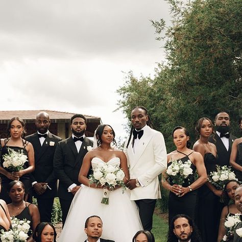 Munaluchi Bride Magazine on Instagram: "The whole squad brought it! ⁠ ⁠ 📷 @southwind.events⁠ ⁠ Planner: @southwind.events ⁠ Venue: @armourhouseweddings⁠ Photo: @hannahrosserphotography ⁠ Video: @yomifilms⁠ Floral: @lavenderfieldsflorist ⁠ Gown: @pninatornai ⁠ Bridal shop: @kleinfeldbridal ⁠ Suits: @isoko_im ⁠ Men’s shoes: @philandjoe233 ⁠ Bridal hair: @laydbylay19⁠ Bridal makeup: @ceemulannn⁠ Party hair: @nickirougebridalteam⁠ Party makeup: @nickirougebridalteam; @beautybycharissek; @according2fred; @nickirouge ⁠ Dj: @iamdjolo⁠ Live painter: @kraneilfineart⁠ Cake: @ecbg_studio⁠ Photo booth: @extramomentsphotobooths⁠ Decor rentals: @mmeventplanners; @poshpartychicago⁠ Transportation: @midwesttransitsystem ⁠ ⁠ ⁠ #munaluchi #munaluchibride #weddingdesign #weddinginspiration #luxurywedding #w Bridal Party Black, Live Painter, Wedding Squad, Bridal Party Poses, Events Planner, Shot List, Party Attire, Munaluchi Bride, Bride Magazine