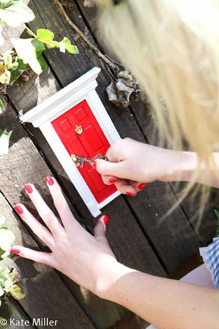 find the keys game #alice #wonderland #rabbit Red Front Doors, Alice In Wonderland Party Ideas, Wonderland Party Ideas, Alice In Wonderland Tea Party Birthday, Mad Hatters Tea Party, Wonderland Birthday, Alice Tea Party, Mad Hatter Party, Alice In Wonderland Birthday