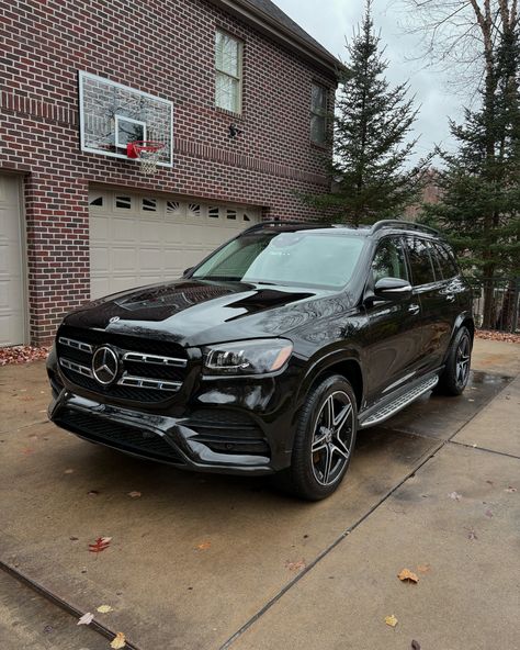 Mercedes Benz GLS 450 freshly Ceramic Coated. #mercedes #mercedesbenz #amg #gls #luxury #cars #suvs #carpage #devsdetailing #ceramic #ceramiccoating #coating #mobiledetailing #detailing #pittsburghpa #pittsburgh #pennsylvania #carcare #detailer #detailersofpgh Mercedes Gls 450, Gls Mercedes, Mercedes Benz Gls, Benz S500, Benz Car, Pittsburgh Pennsylvania, Ceramic Coating, Pittsburgh Pa, Dream Car