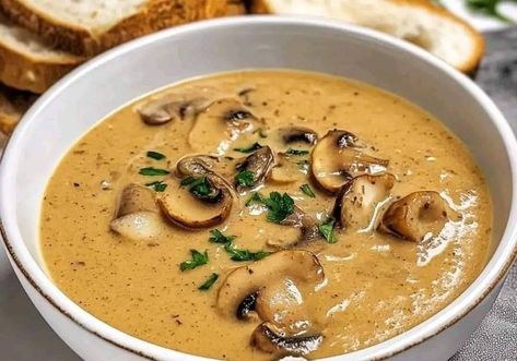 Soup Recipes Simple, Hungarian Mushroom, Soup Pairings, Cioppino Recipe, Hungarian Mushroom Soup, Creamy Soup Recipes, Dried Peppers, Ricotta Pasta, Minestrone Soup