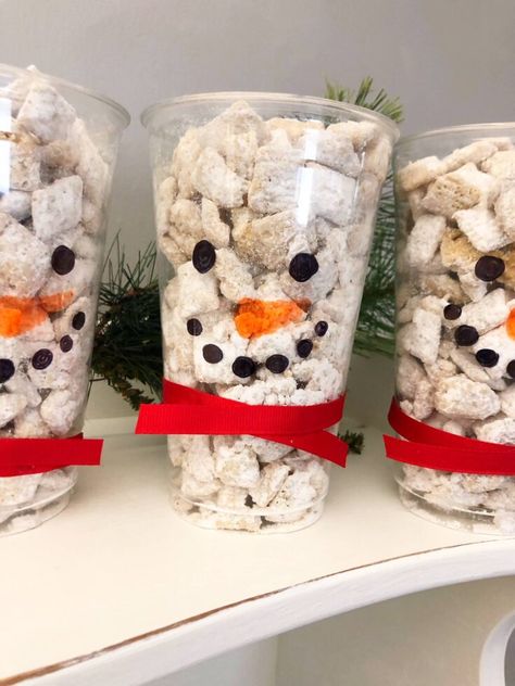 Muddy Buddies Christmas, Christmas Snack Ideas For Kids, Christmas Snack Ideas, Snowman Snack, Chocolate Muddy Buddies, Snowman Cups, Snack Ideas For Kids, Christmas Snack, Muddy Buddies