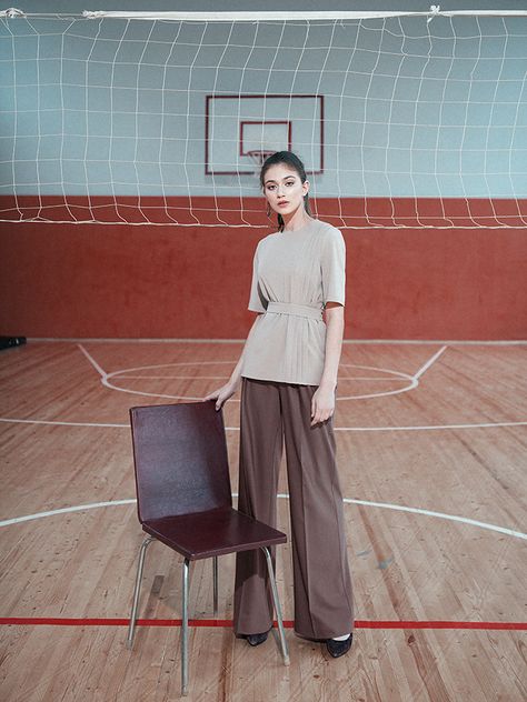 Lookbook Ideas Photography, Basketball Editorial Fashion, Basketball Fashion Photography, Locker Room Editorial, Locker Room Photoshoot, Reebok Campaign, Back To School Editorial, School Photoshoot Ideas, Activewear Campaign