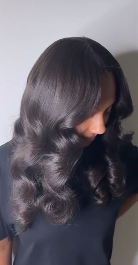 Dominican Blowout On Natural Hair, Blowout On Natural Hair, Alternative Fits, Dominican Blowout, Laid Hairstyles, Natural Hair Blowout, Sleek Ponytail Hairstyles, Sew In Hairstyles, Weave Styles