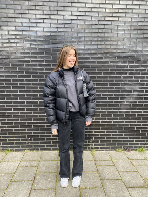 Oversized North Face Puffer, North Face Retro Nuptse Jacket Outfit, Retro Nuptse Jacket Outfit, Nuptse Jacket Outfit, North Face Puffer Jacket Woman, The Nord Face, North Face Puffer Outfit, North Face Retro Nuptse, Puffer Outfit