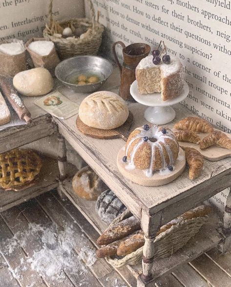 littlebooknooks on instagram Instagram Bakery, Room Box Miniatures, Semper Fidelis, Miniature Bakery, Diy Doll Miniatures, Mini Doll House, Doll House Crafts, Dollhouse Miniatures Diy, Mini Craft