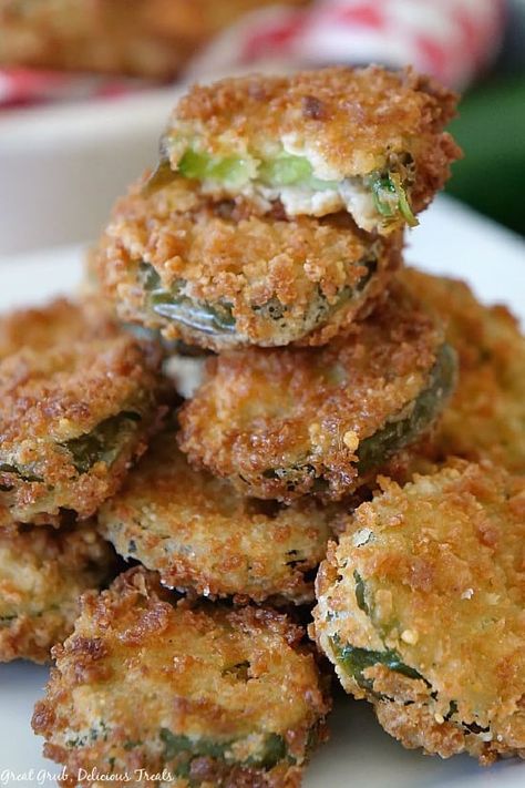 Deep Fried Jalapeno Slices, Crispy Jalapenos, Fried Jalapeno Slices, Jalapenos Recipes, Fried Jalapeños, Popper Recipes, Fried Jalapeno Poppers, Jalapeno Chips, Fried Jalapenos