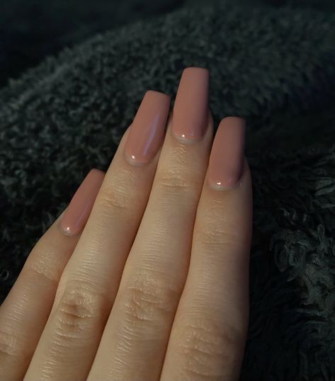 short acrylic nails painted in a dusty pink colour on a grey fur background Nails Dusty Pink, Dusty Rose Nails Acrylic, Dusty Pink Nails Design, Dusty Rose Nails, Dusty Pink Nails, Red Acrylic Nails, Short Nails Art, Rose Nails, Pink Nail Designs